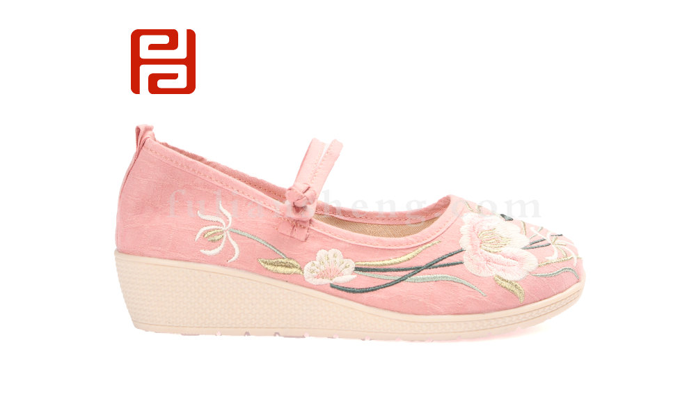 福連升老北京布鞋春時尚民族風繡花坡跟女單鞋圖片