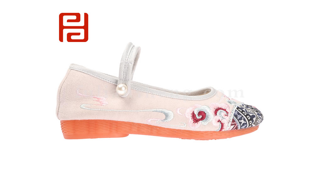 福連升女刺繡盤扣民族中國(guó)風(fēng)繡花鞋老北京布鞋圖片
