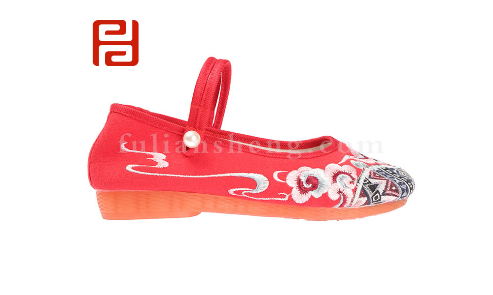 福連升女刺繡盤扣民族中國(guó)風(fēng)繡花鞋老北京布鞋圖片