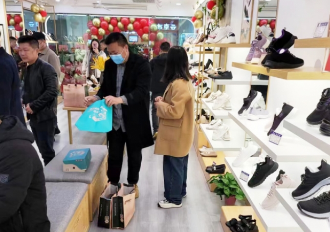 實體鞋店的鞋子利潤多大才賺錢？